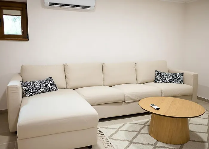 Private With 5bd, Pool & Stunning Sea Views By Flat Mаnаger