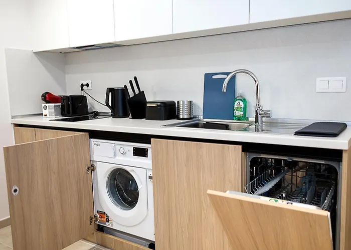 Private With 5bd, Pool & Stunning Sea Views By Flat Mаnаger