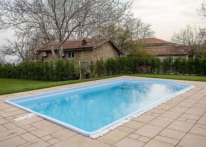 Private With 5bd, Pool & Stunning Sea Views By Flat Mаnаger Varna