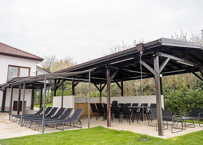 Private With 5bd, Pool & Stunning Sea Views By Flat Mаnаger *